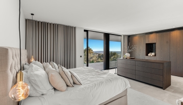 Resa Estates luxury vila Can Furnet modern Villa moderna bedroom10.jpg